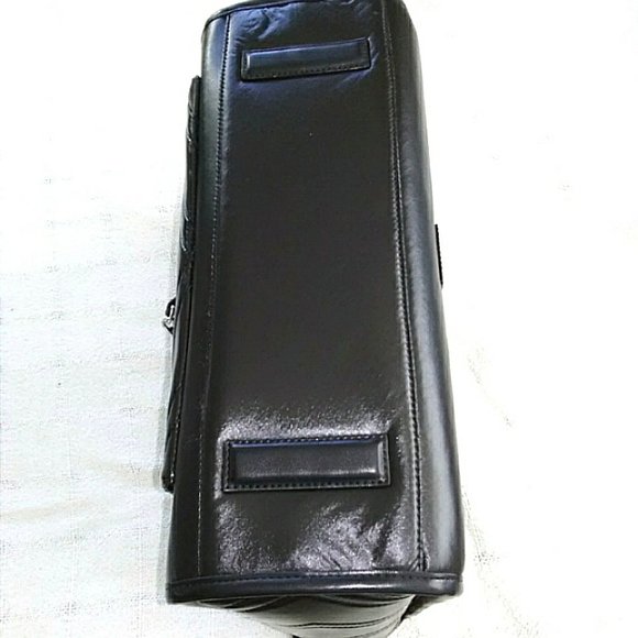 Circus Large Black Tote, Overnighter, New With Tags, Never Used - Picture 6 of 9